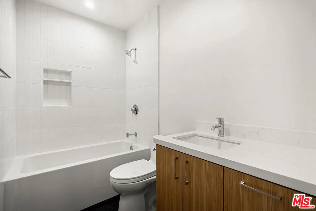 837 11th Street 7, Santa Monica, California 90403 home-pic-9